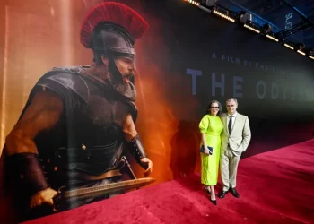 «الأوديسة» تفتح مواجهة بين سينما «نولان» ورؤية «إيلون ماسك» للذكاء الاصطناعي