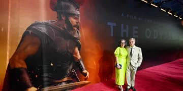 «الأوديسة» تفتح مواجهة بين سينما «نولان» ورؤية «إيلون ماسك» للذكاء الاصطناعي