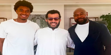 «تركي آل الشيخ» يكشف عن تعاون سينمائي مرتقب مع «أنطوان فوكوا» مخرج فيلم «Michael»