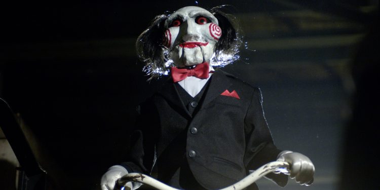 «جيمس وان» يعود إلى «Saw».. «مايك بي. نيلسون» يقود الفيلم الجديد