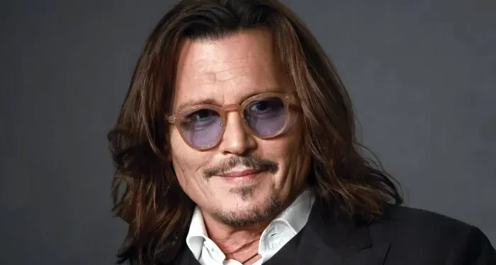 جوني ديب يعود إلى هوليوود بفيلم «Day Drinker» مع بينيلوبي كروز