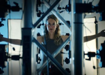 «You Can See Everything».. فيلم وثائقي سري عن «إليزابيث هولمز» يحقق 15 مليون دولار في 3 أيام