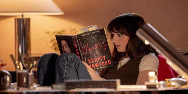 «Verity» أسرار واعترافات غامضة تقود كاتبة إلى عالم غامض