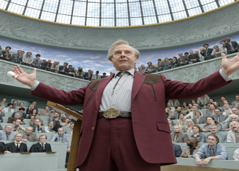 «Digger» كوميديا سوداء عن النفوذ والجشع والكوارث.. بصالات السينما السعودية